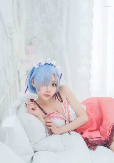 超甲虫战记_JVID性感写真