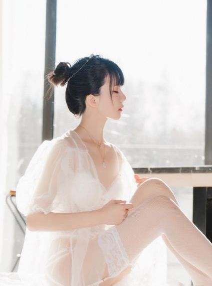 办公室的超短裙女教师_剧情片完整版观看