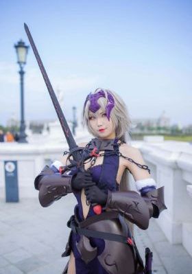 从赘婿到女帝宠臣_HD免费播放